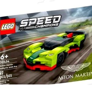 LEGO Speed Champions 30434
(NWT)
Aston Martin Valkyrie AMR Pro
Race Car poly bag